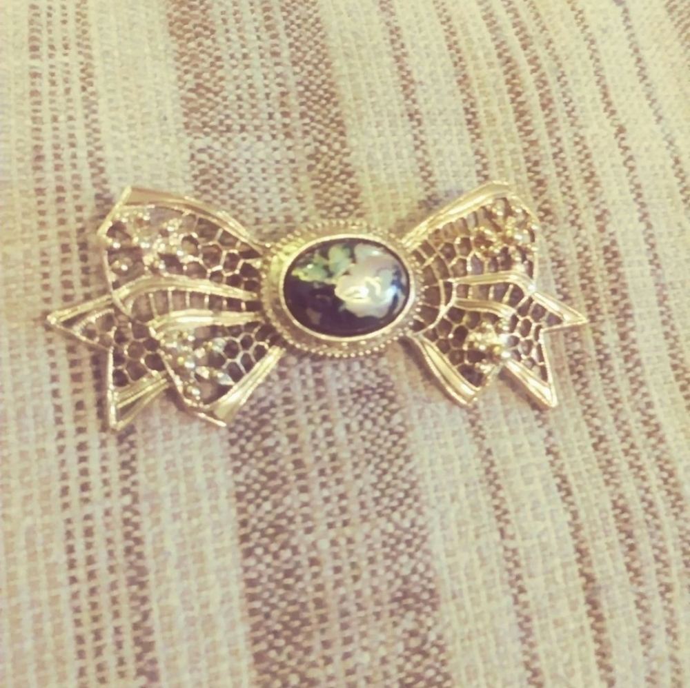 Estate vintage bow brooch
